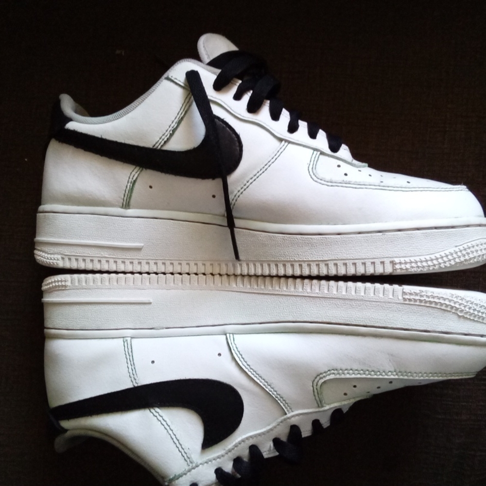 Shoes - Picture 2 of 4